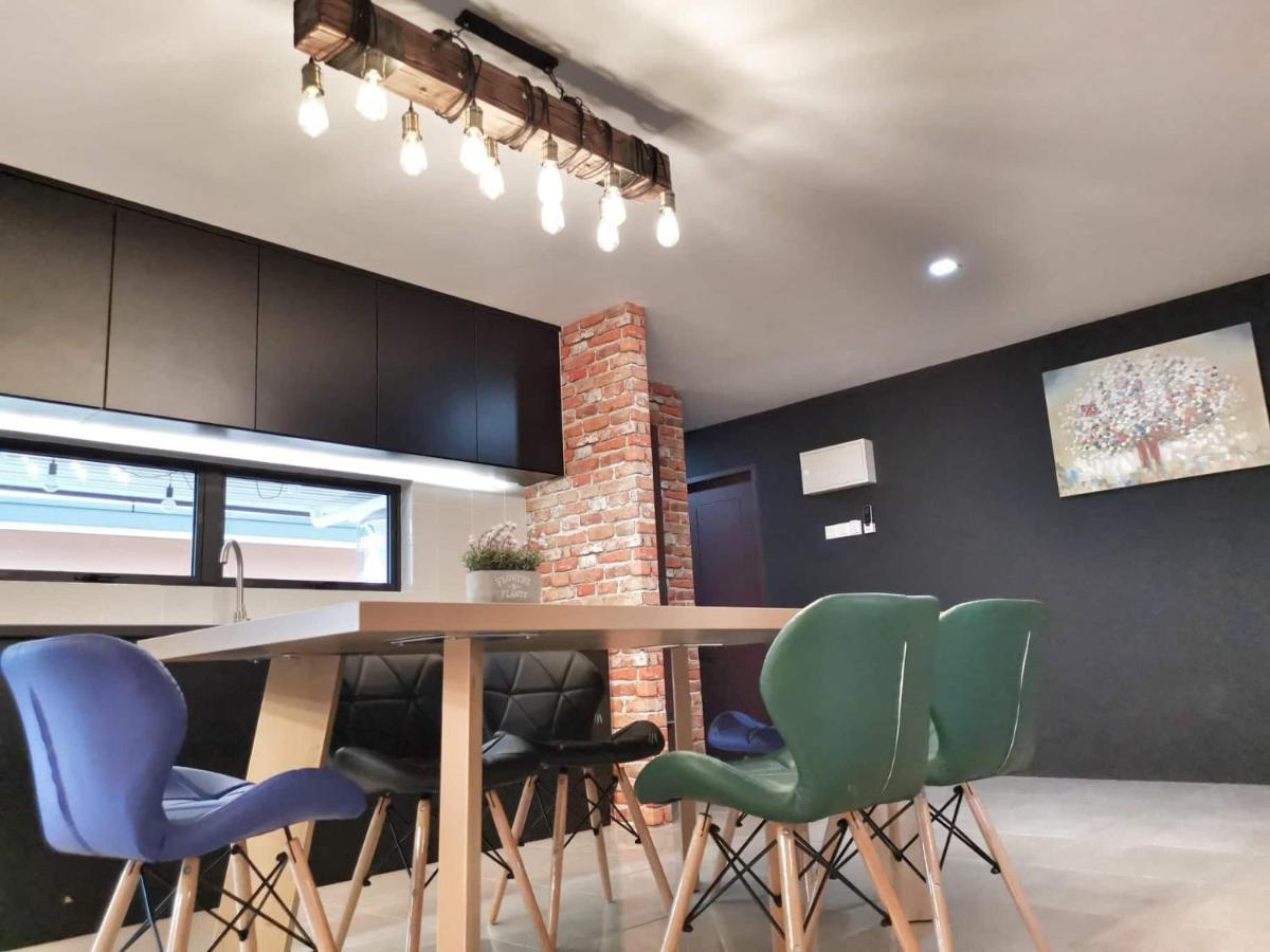 Appartamento 23Loft Kuching Esterno foto